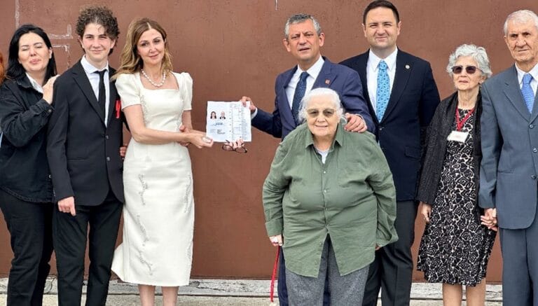Özgür Özel Silivri’de: Buğra Gökçe’nin nikah şahidi oldu Özgür Özel Silivri’de: Buğra Gökçe’nin nikah şahidi oldu