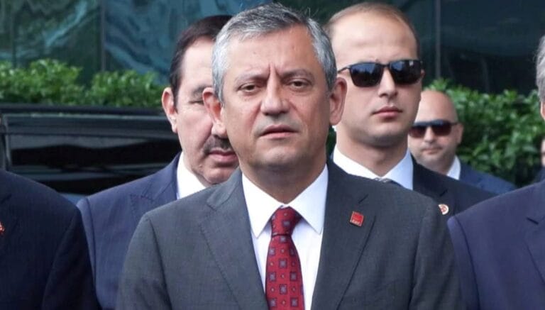 Özgür Özel’den asgari ücret mesajı: “Mücadeleyi sürdüreceğiz” Özgür Özel’den asgari ücret mesajı: “Mücadeleyi sürdüreceğiz”
