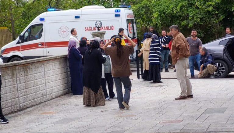 Polis memuru tabancayla vurulmuş halde ölü bulundu Polis memuru tabancayla vurulmuş halde ölü bulundu