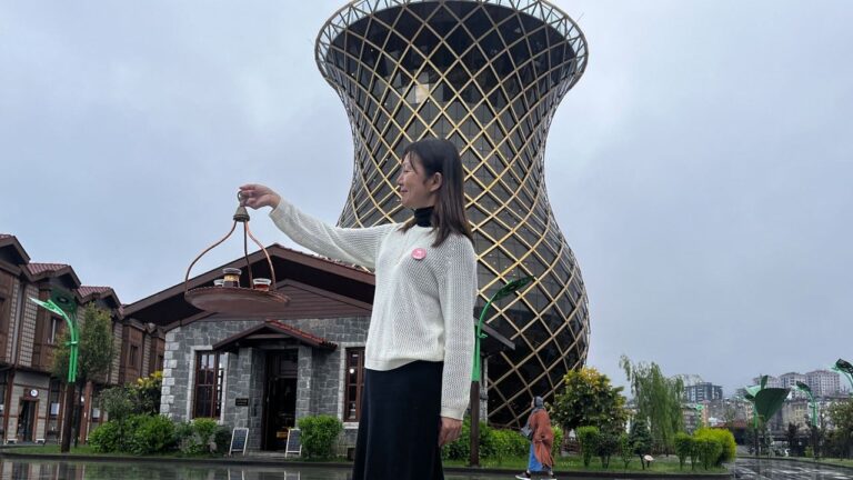 Rize’de çay demledi! İşte Japonya’nın ilk ‘Türk çayı demleme ustası’