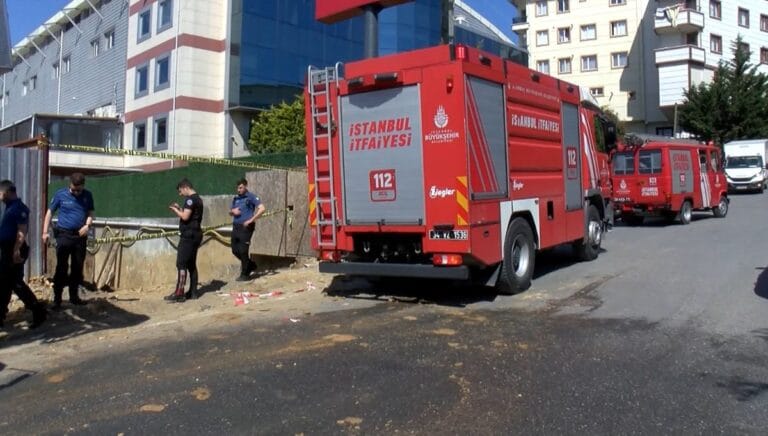 Sancaktepe’de inşaat alanında göçük: 3 işçi yaralandı Sancaktepe’de inşaat alanında göçük: 3 işçi yaralandı