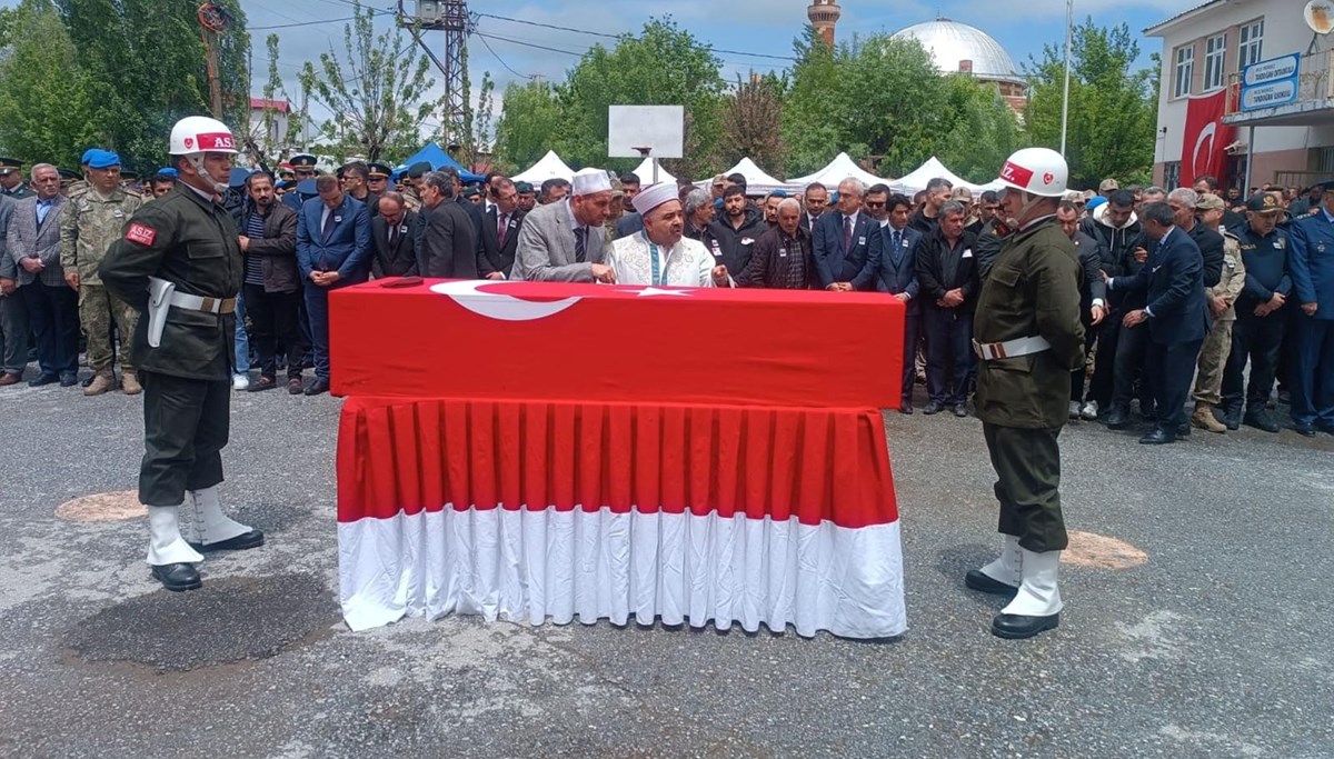 Şehit uzman çavuş son yolculuğuna uğurlandı