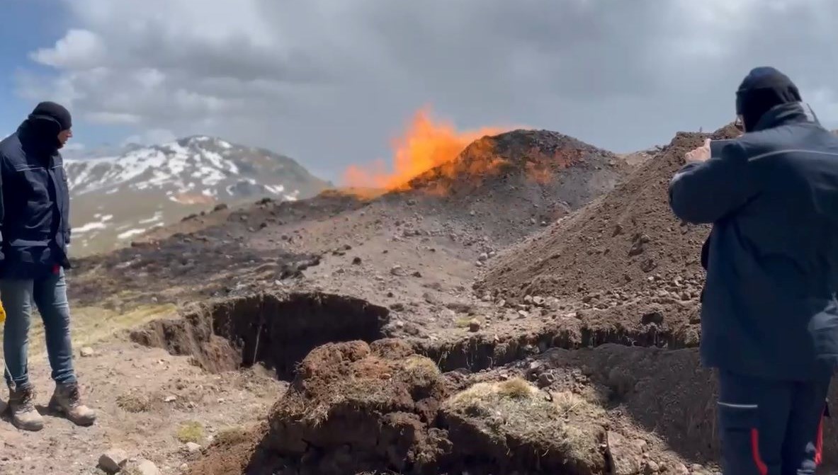 Sivas’ta doğal gaz hattına yıldırım düştü
