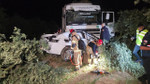 TIR otomobili metrelerce sürükledi, sürücü feci şekilde can verdi TIR otomobili metrelerce sürükledi, sürücü feci şekilde can verdi
