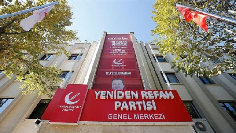 Yeniden Refah’ta kazan kaynıyor: Topluca istifa ettiler