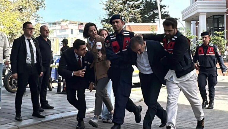 Yenidoğan Çetesi davası: Savcının tehdit edilmesine ilişkin fezleke hazırlandı Yenidoğan Çetesi davası: Savcının tehdit edilmesine ilişkin fezleke hazırlandı