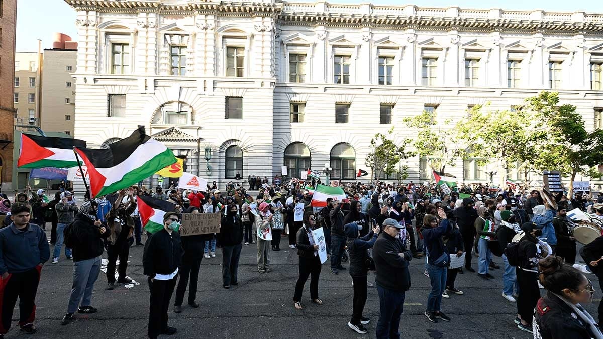 ABD’de ‘İran’da Savaşa Hayır’ protestosu ABD’de ‘İran’da Savaşa Hayır’ protestosu