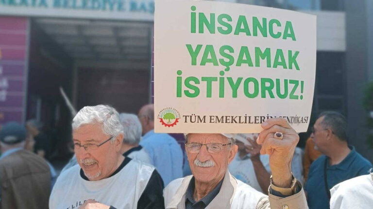AKP döneminde emeklilikte büyük erime: 2002 yılında 19 çeyrek altın eden emekli maaşı 2025’te 3 çeyrek altına düştü AKP döneminde emeklilikte büyük erime: 2002 yılında 19 çeyrek altın eden emekli maaşı 2025’te 3 çeyrek altına düştü