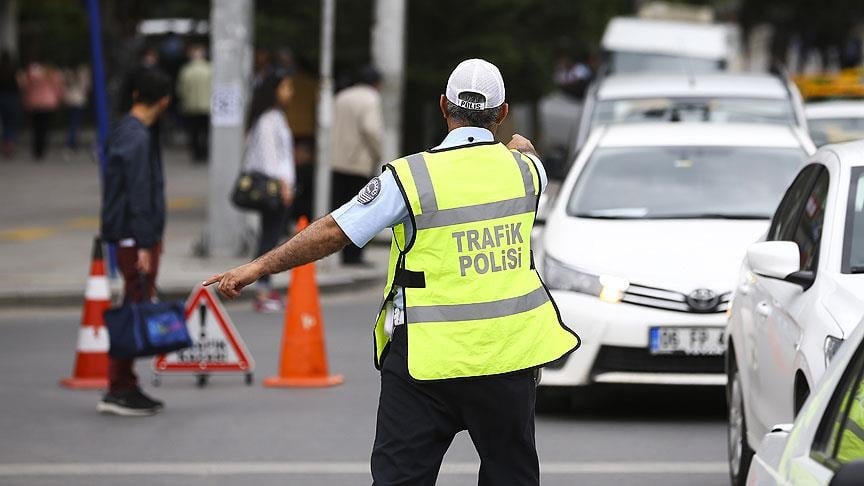Alkollü araç kullanan 102 bin sürücünün ehliyetine el kondu Alkollü araç kullanan 102 bin sürücünün ehliyetine el kondu