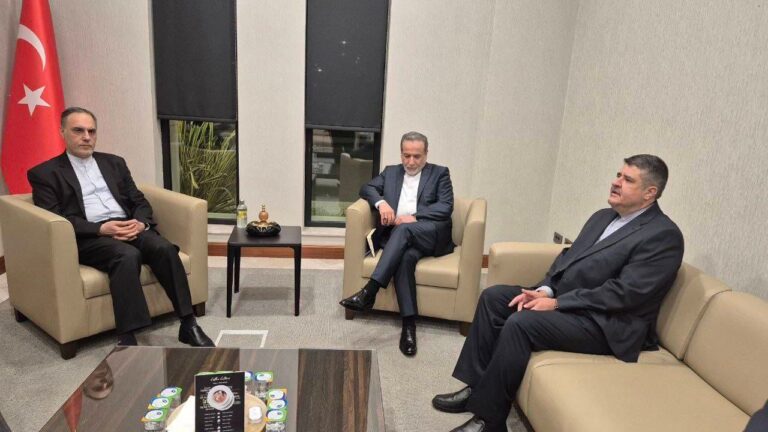 Arakçi İstanbul’da: israile gereken cevabı vereceğiz Arakçi İstanbul’da: israile gereken cevabı vereceğiz