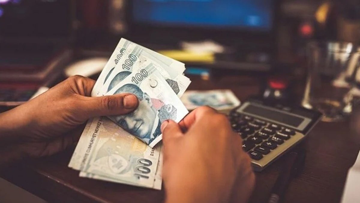 Asgari ücret 17 bin 561 TL’ye düştü Asgari ücret 17 bin 561 TL’ye düştü
