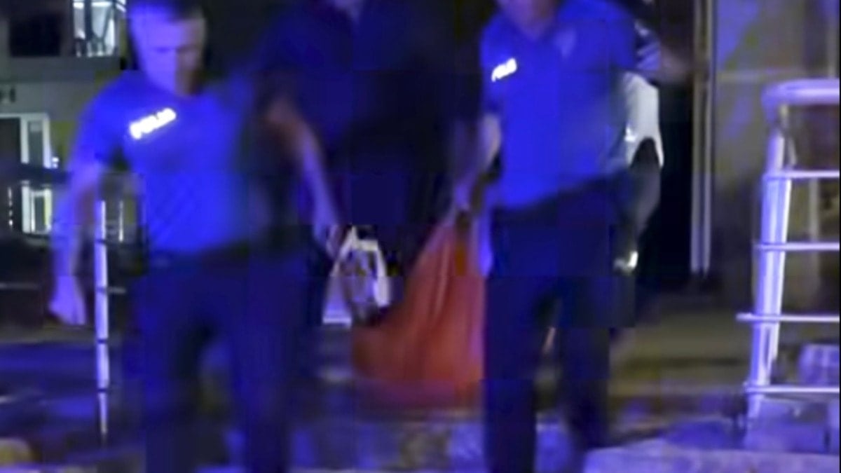 Aynı odada uyuduğu arkadaşını öldürdü Aynı odada uyuduğu arkadaşını öldürdü