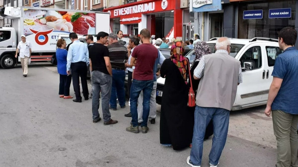 Bayrama-mutlu-giren-yok Bayrama-mutlu-giren-yok
