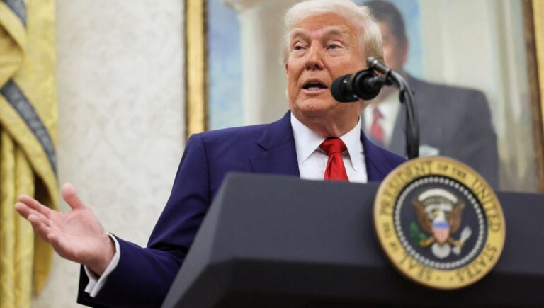 Beyaz Saray’dan Cumhurbaşkanı Erdoğan’ın teklifine yanıt: Trump üçlü görüşmeye açık Beyaz Saray’dan Cumhurbaşkanı Erdoğan’ın teklifine yanıt: Trump üçlü görüşmeye açık