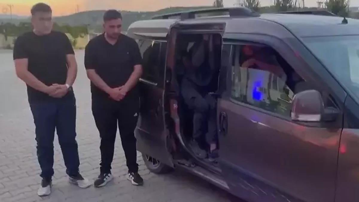 Bingöl’de 14 kaçak göçmen yakalandı: 2 organizatör tutuklandı Bingöl’de 14 kaçak göçmen yakalandı: 2 organizatör tutuklandı