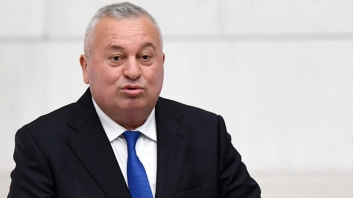 Cemal Enginyurt’un CHP’yle ilgili sözleri sosyal medyada gündem oldu Cemal Enginyurt’un CHP’yle ilgili sözleri sosyal medyada gündem oldu