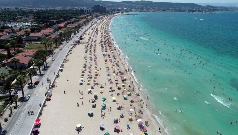 Çeşme’de bayram yoğunluğu: İşte fiyatlar… Çeşme’de bayram yoğunluğu: İşte fiyatlar…