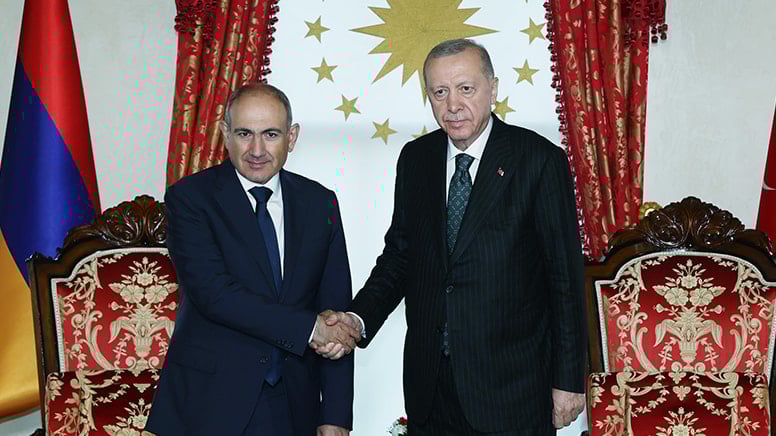 Cumhurbaşkanı Erdoğan, Paşinyan’la görüştü Cumhurbaşkanı Erdoğan, Paşinyan’la görüştü