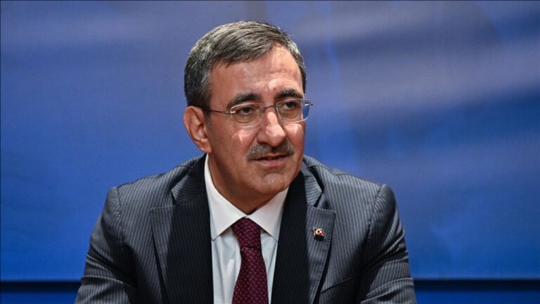 Cumhurbaşkanı Yardımcısı Yılmaz: Güven veren bir diplomasiye ihtiyaç var Cumhurbaşkanı Yardımcısı Yılmaz: Güven veren bir diplomasiye ihtiyaç var