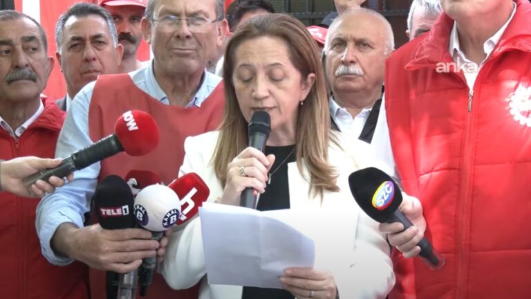 DİSK Başkanı’ndan İzmir grevi açıklaması DİSK Başkanı’ndan İzmir grevi açıklaması