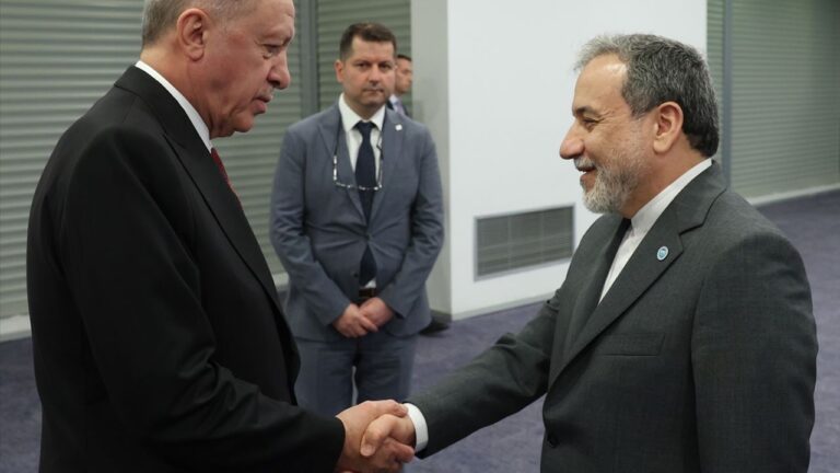Erdoğan ve Erakçi ne konuştu? Detaylar belli oldu Erdoğan ve Erakçi ne konuştu? Detaylar belli oldu