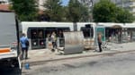 Eskişehir’de otobüs tramvay durağına çarptı: 2 yaralı, seferler aksadı Eskişehir’de otobüs tramvay durağına çarptı: 2 yaralı, seferler aksadı