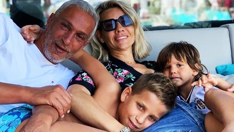 Esra Erol’un ilk göz ağrısı mezun oldu Esra Erol’un ilk göz ağrısı mezun oldu