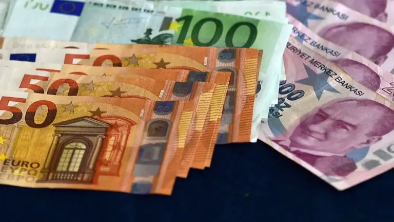 Euro tarihi zirvesini gördü: O seviyeyi aştı! 12 Haziran 2025 Perşembe döviz fiyatları Euro tarihi zirvesini gördü: O seviyeyi aştı! 12 Haziran 2025 Perşembe döviz fiyatları