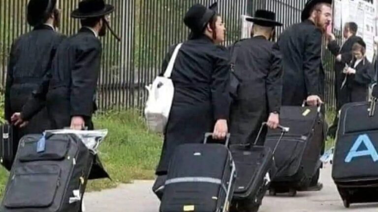 Ev sahibi ile hırsız arasındaki fark! Ev sahibi ile hırsız arasındaki fark!