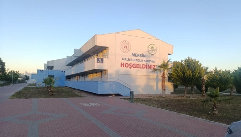 Gençlik kampında facia: 2 öğrenci hayatını kaybetti, 1’i ağır yaralı Gençlik kampında facia: 2 öğrenci hayatını kaybetti, 1’i ağır yaralı