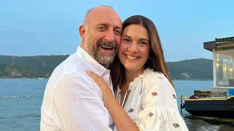 Halit Ergenç çocuklarını çeken muhabirlere tepki gösterdi: ‘Lütfen silin daha 18 yaşında değiller’ Halit Ergenç çocuklarını çeken muhabirlere tepki gösterdi: ‘Lütfen silin daha 18 yaşında değiller’