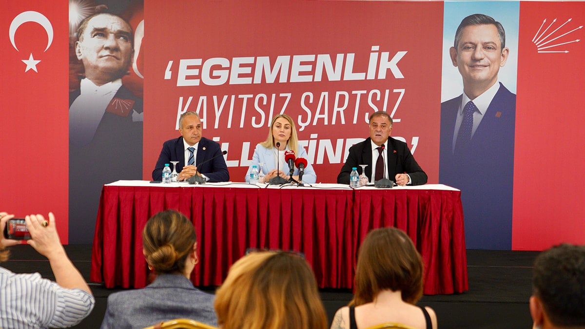 İmamoğlu ve arkadaşlarının aileleri “Dayanışma Platformu” kurdu İmamoğlu ve arkadaşlarının aileleri “Dayanışma Platformu” kurdu