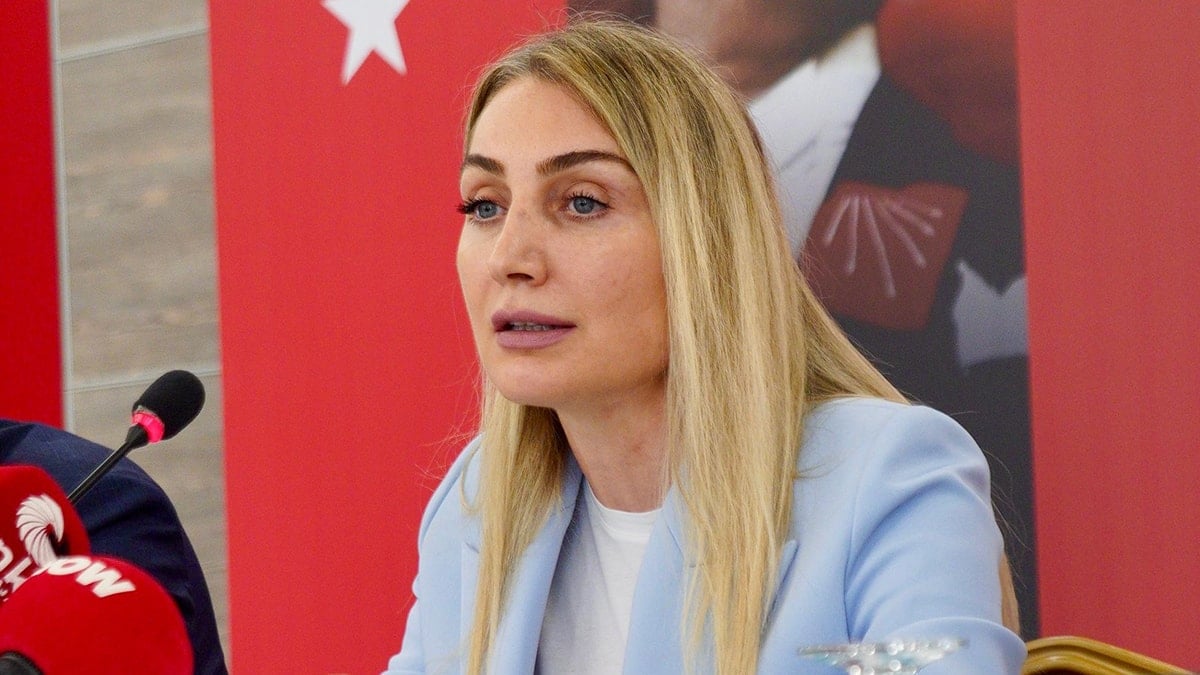 İmamoğlu’nun eşi sahaya indi, tutuklu aileler platformu kurdu İmamoğlu’nun eşi sahaya indi, tutuklu aileler platformu kurdu