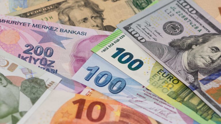 ING bir yıl sonraki dolar ve euro tahminini açıkladı ING bir yıl sonraki dolar ve euro tahminini açıkladı