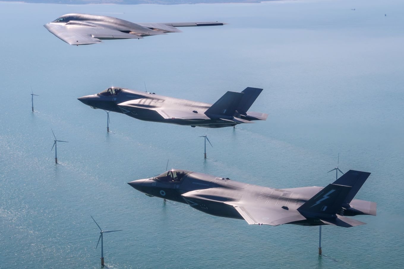 İngiliz F-35’i Hindistan’a acil iniş yaptı İngiliz F-35’i Hindistan’a acil iniş yaptı
