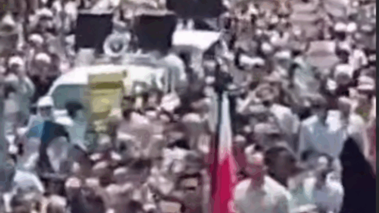 İran halkı sokaklara çıktı! İran halkı sokaklara çıktı!