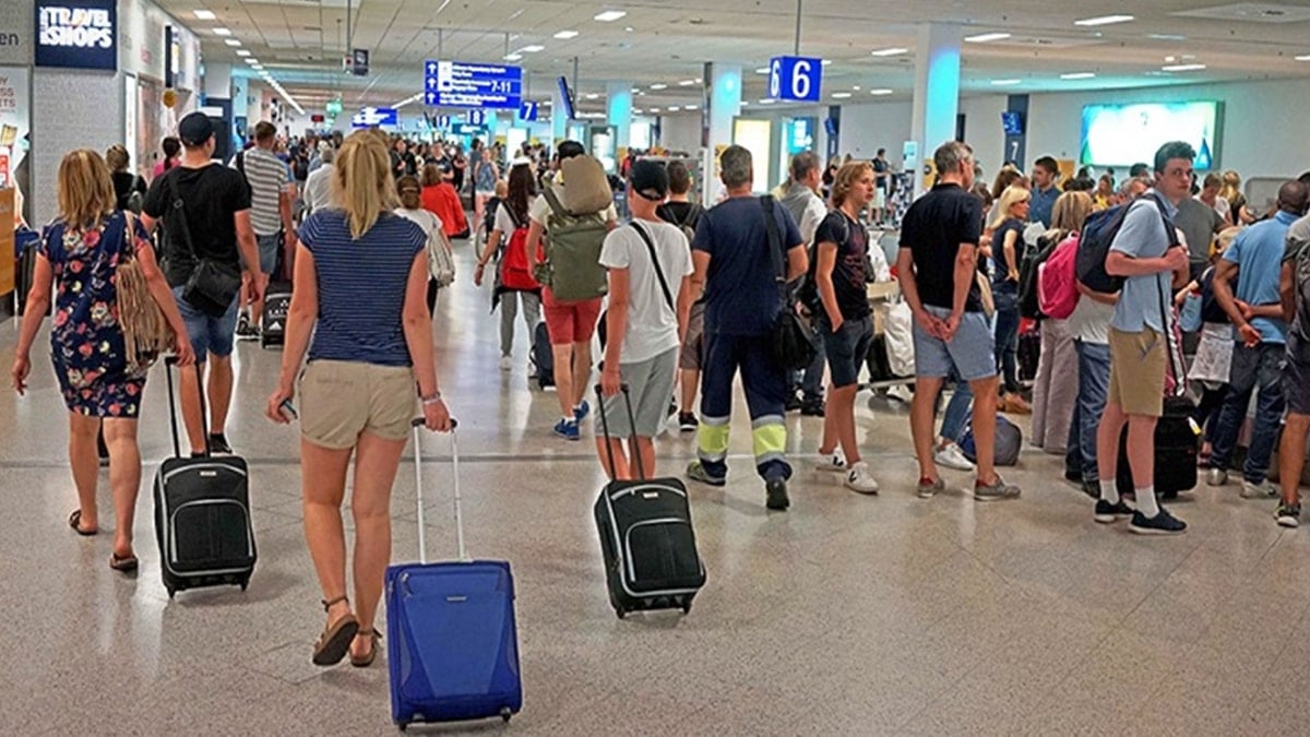 İran – İsrail savaşı Yunan turizmini vurdu İran – İsrail savaşı Yunan turizmini vurdu