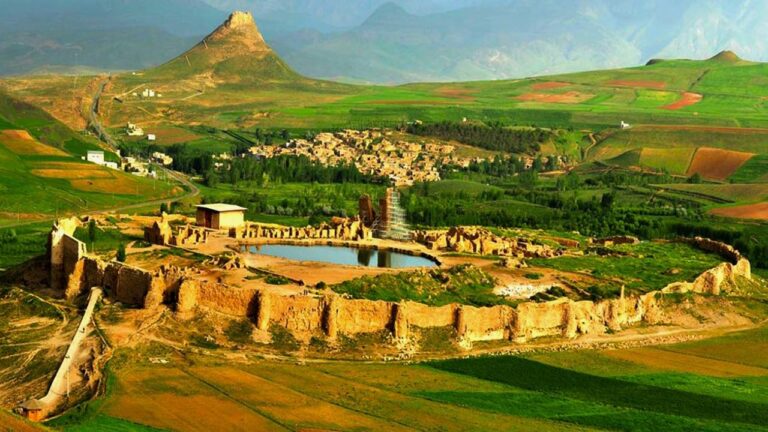İran, UNESCO’dan kültürel ve doğal mirası için “acil koruma” talep etti İran, UNESCO’dan kültürel ve doğal mirası için “acil koruma” talep etti