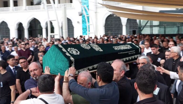 İş insanı Asım Kibar son yolculuğuna uğurlandı İş insanı Asım Kibar son yolculuğuna uğurlandı
