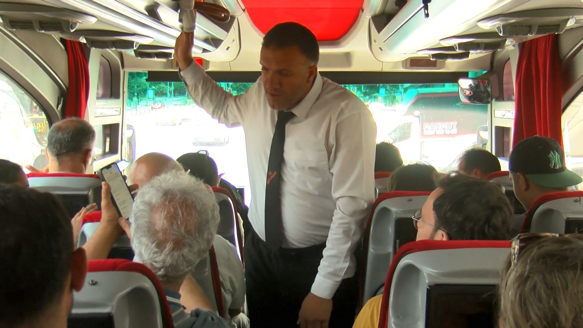 İstanbul’dan İran’a… Hava sahası kapandı, otobüslerle sefer başladı İstanbul’dan İran’a… Hava sahası kapandı, otobüslerle sefer başladı