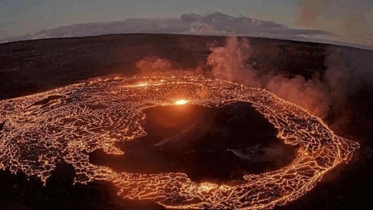 Kilauea Yanardağı lav püskürttü! Kilauea Yanardağı lav püskürttü!