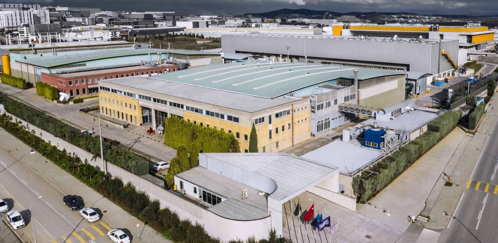 Maaşına zam işine son espirisi gerçek oldu! O fabrika zam yapıp onlarca kişiyi çıkardı Maaşına zam işine son espirisi gerçek oldu! O fabrika zam yapıp onlarca kişiyi çıkardı