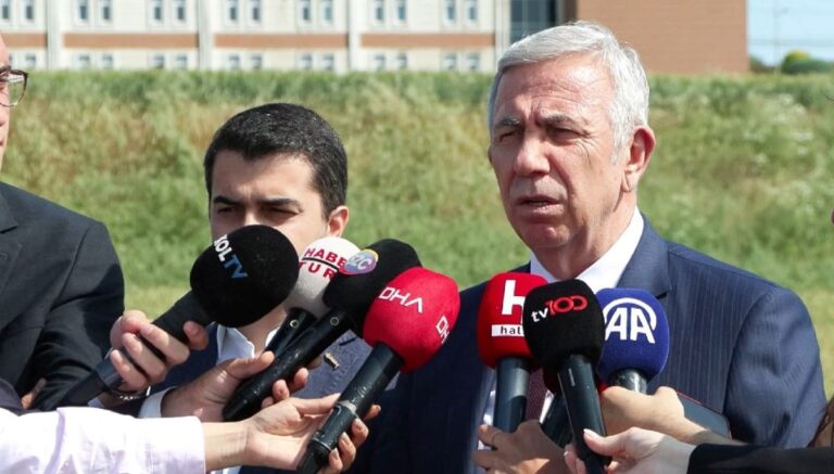 Mansur Yavaş, İmamoğlu ve Özdağ’ı ziyaret etti Mansur Yavaş, İmamoğlu ve Özdağ’ı ziyaret etti