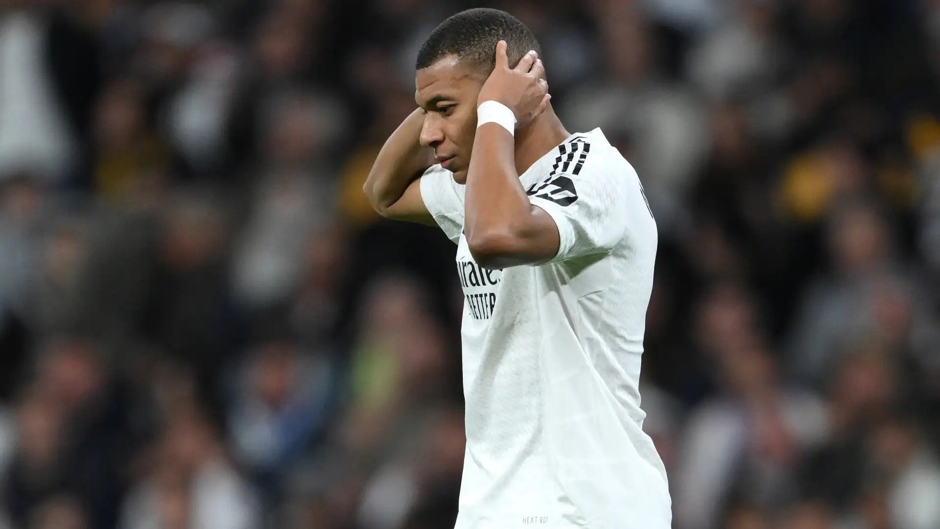 Mbappe hastaneye kaldırıldı Mbappe hastaneye kaldırıldı
