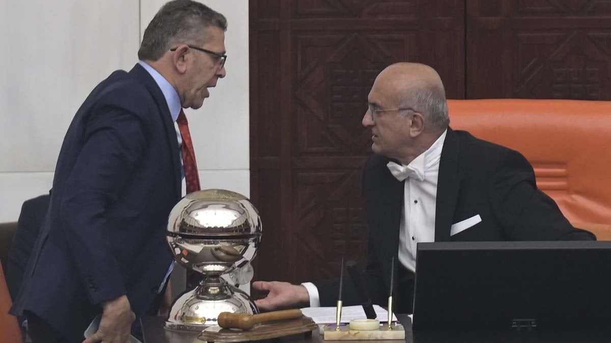 Meclis’i karıştıran tartışma sonra İYİ Parti’den yeni hamle Meclis’i karıştıran tartışma sonra İYİ Parti’den yeni hamle
