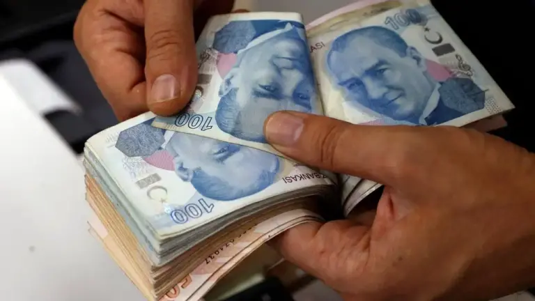 Mevduat faiz oranları zirvede: 500 bin TL aylık ne kadar kazandırıyor? Mevduat faiz oranları zirvede: 500 bin TL aylık ne kadar kazandırıyor?