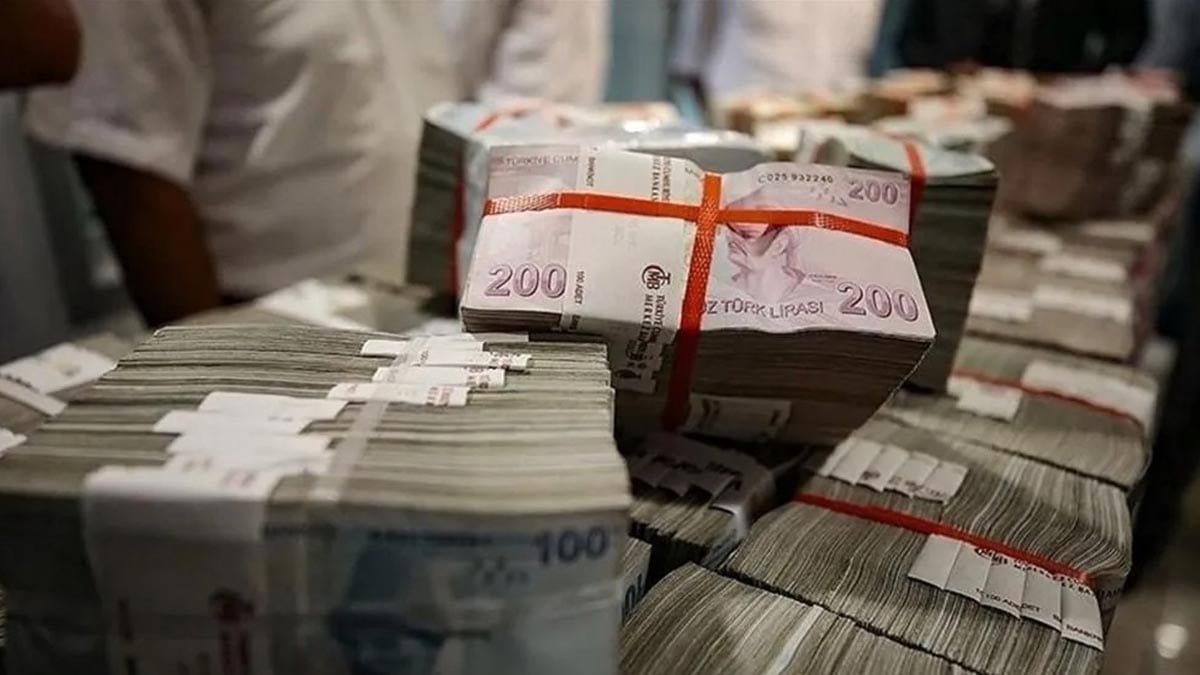 Mevduatta rekor tırmanış! Bankalardaki para 23 trilyon lirayı aştı Mevduatta rekor tırmanış! Bankalardaki para 23 trilyon lirayı aştı