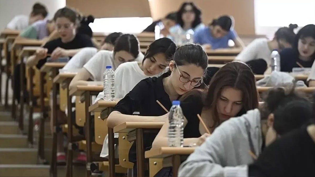Milyonların girdiği sınav için askeri önlemler: Sistem fısıldayanı bile yakalıyor Milyonların girdiği sınav için askeri önlemler: Sistem fısıldayanı bile yakalıyor