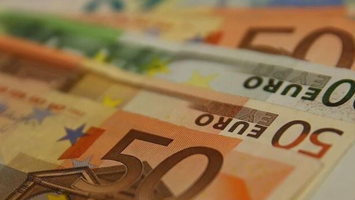 O ülke de Euro’ya geçiyor O ülke de Euro’ya geçiyor