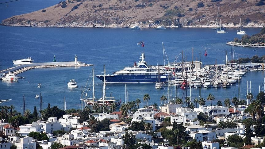 Plaja girmek servet istiyor! 10 bin TL giriş ücretiyle Bodrum yine birinci sırada Plaja girmek servet istiyor! 10 bin TL giriş ücretiyle Bodrum yine birinci sırada